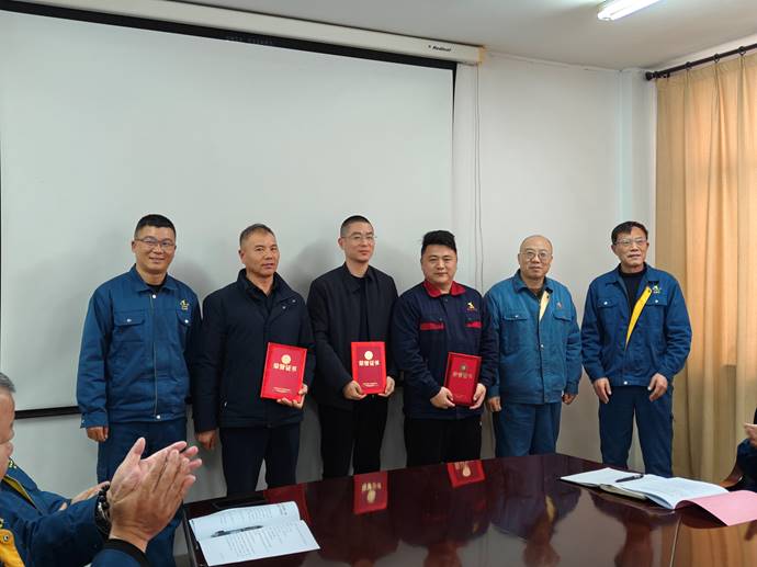 第一事業(yè)部冶化協(xié)力項(xiàng)目部獲銅冠冶化公司“強(qiáng)化意識(shí)，防控風(fēng)險(xiǎn)”...