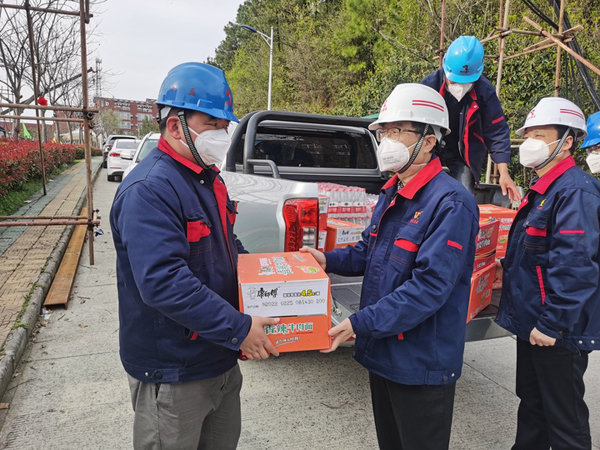 公司黨委書記檢查指導(dǎo)田家炳中學(xué)隔離點(diǎn)項目建設(shè)工作