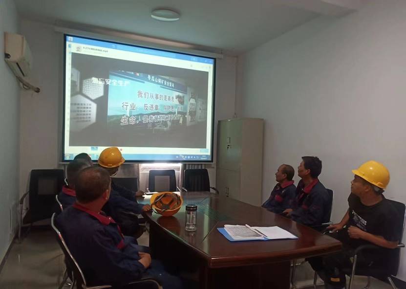 商品混凝土公司開展“安全生產(chǎn)月”活動 商品混凝土公司開展“安全生產(chǎn)月”活動